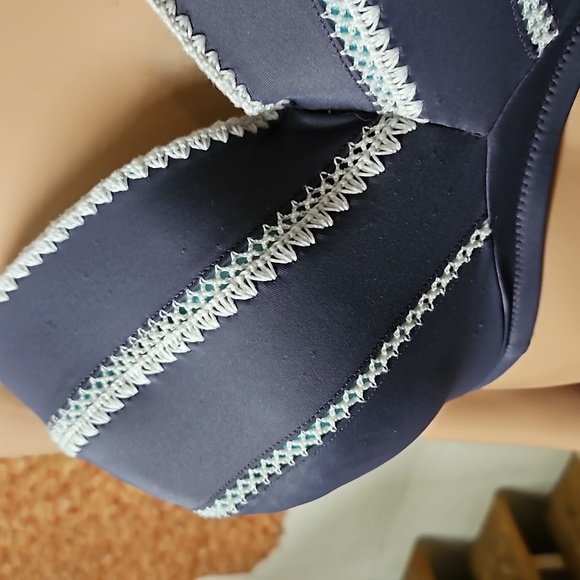 Shade & Shore Grey Keyhole Tie Back Swim Top - Picture 3 of 5